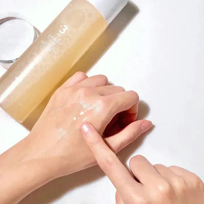 Tónico esencia Numbuzin No.3, hidratante y reafirmante para revitalizar la piel apagada.