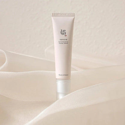 Textura sedosa del contorno de ojos con ginseng y retinal.